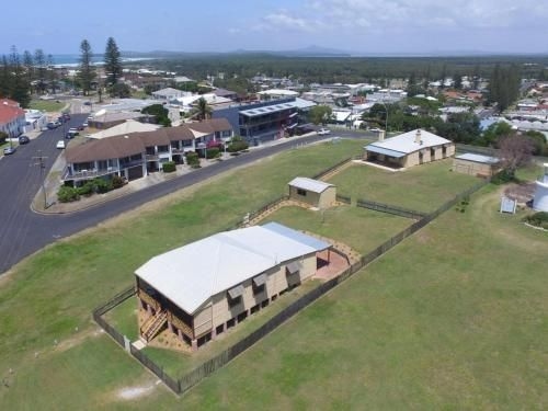 Yamba Pilot Cottage 1 - pets welcome - close to beach (Yamba Pilot Cottage 1 - Pets Welcome - Close To Beach)2