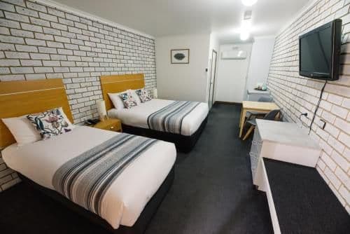 Queen + Single Room