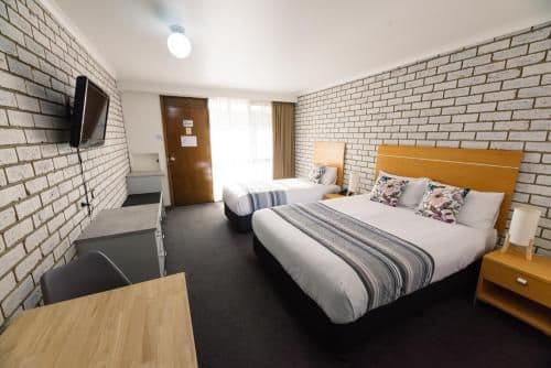 Queen + Single Room