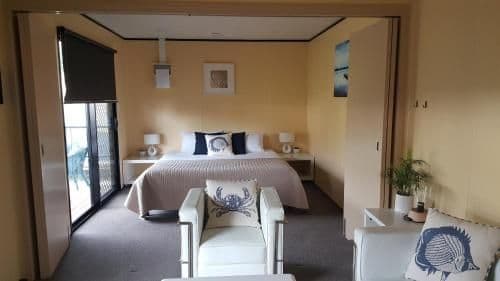 Dundas Suite with Spa Bath