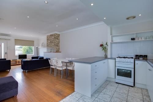 Beach Holiday Apartments2