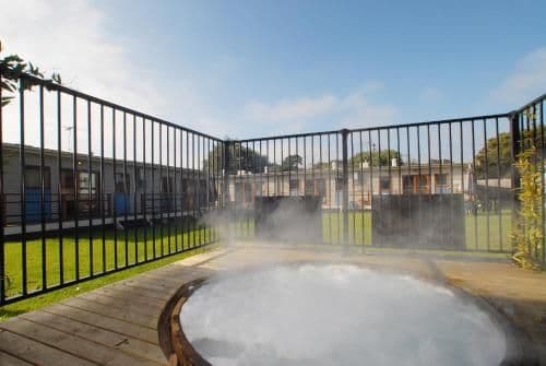 Dundas Suite with Spa Bath