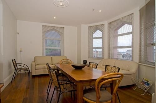 Roxburgh House Apartments4