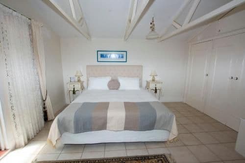 The Summer King Suite with Spa Bath