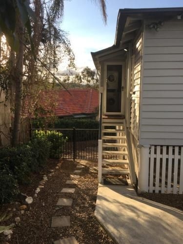Central Cottage2