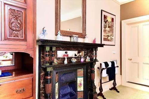 Adelaide King Room