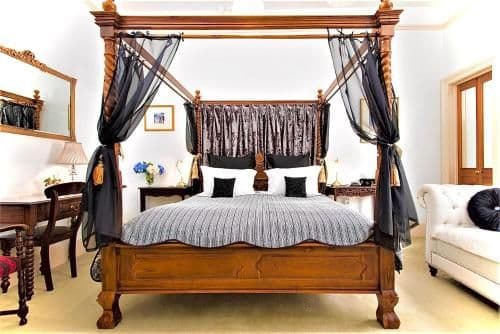Newton King Room