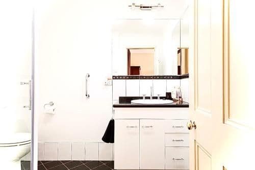 Adelaide King Room