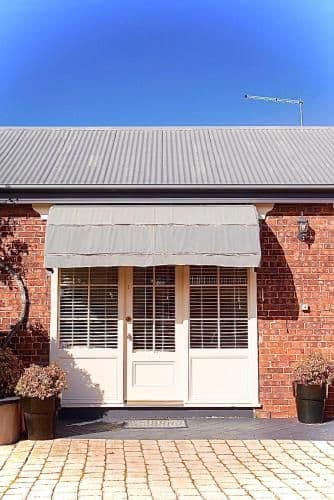 Rose Cottage with Garden View