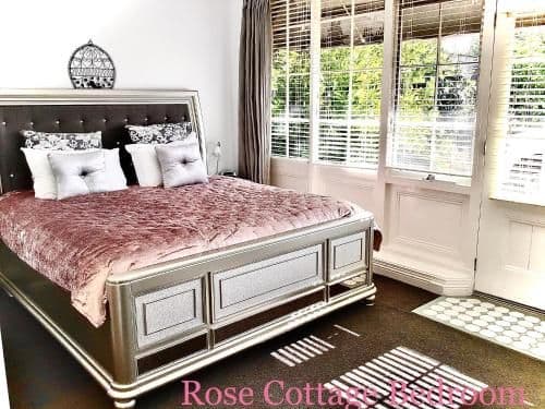 Rose Cottage with Garden View