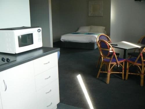 One-Bedroom Apartment (4 Adults)