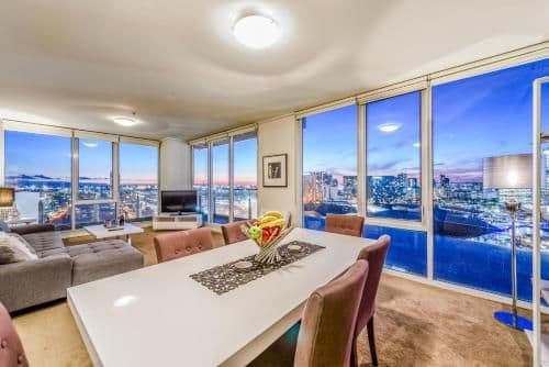 Deluxe Three-Bedroom Two Bathroom Apartment