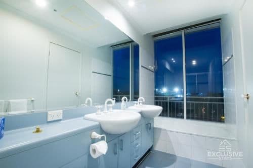 Deluxe Three-Bedroom Two-Bathroom Apartment