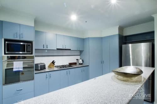 Deluxe Three-Bedroom Two-Bathroom Apartment