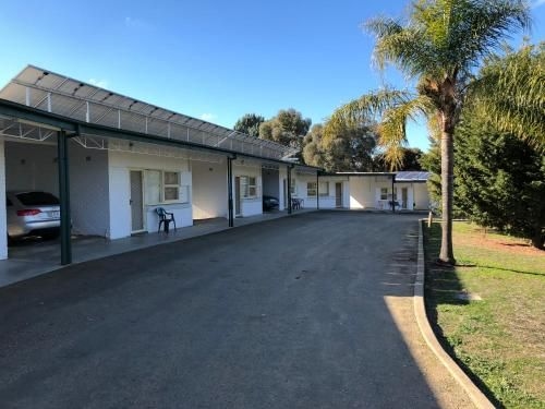 Green Door Motel3