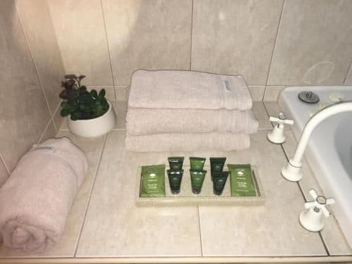 Queen Room with Spa Bath