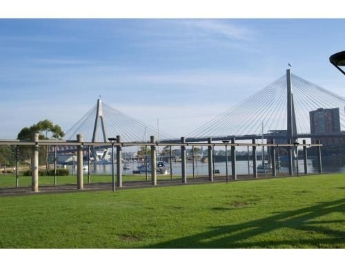 Explore Sydney from a peaceful modern apartment (Explore Sydney From A Peaceful Modern Apartment)4