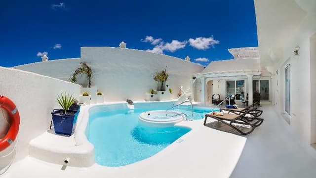 VILLA STANDARD