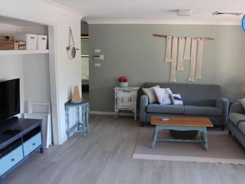 Wreck Beach Cottage @ Shoal Bay (Wreck Beach Cottage At Shoal Bay)1