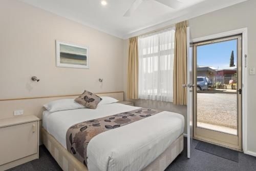 Wingham Motel2
