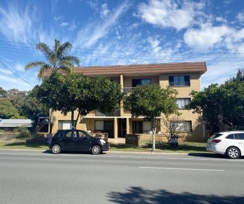 Sands Court on Boyd0