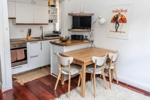 Chic Quiet Apartment Close to Everything3