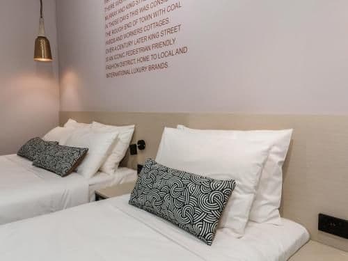 Studio Queen & Single with Free Welcome Drink For Two Guests