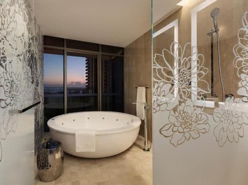 Penthouse Suite with Spa