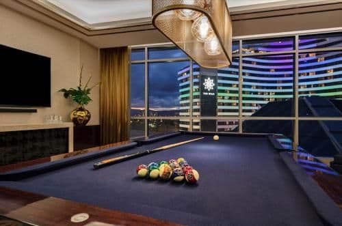 Deluxe Penthouse Suite with Billiard Room