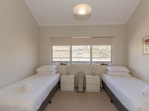 Cascades 18/3 Kurrajong Street3