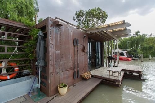 Bill's Boathouse2