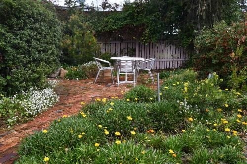 Henry's Cottage3