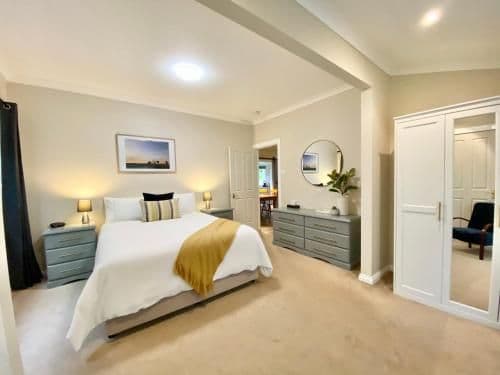 Family Room with Garden View