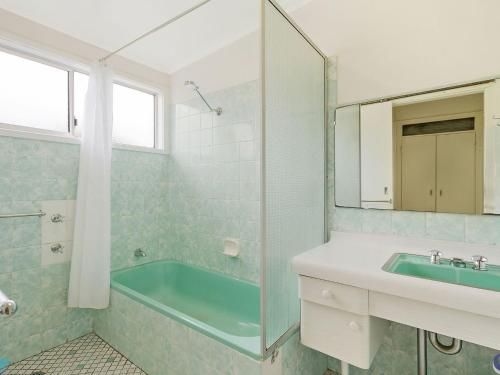 22 Dulling Street - Beach House1