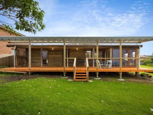98 Ocean Parade - Rustic Log Cabin0