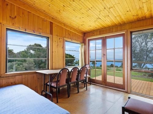 98 Ocean Parade - Rustic Log Cabin2