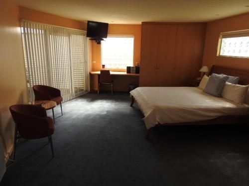Waves Luxury Suites2