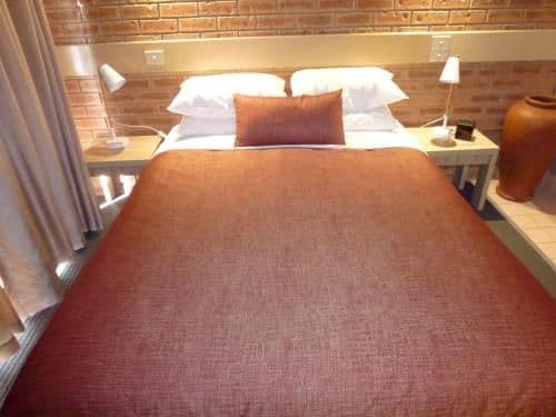 Deluxe Queen Room with Spa Bath
