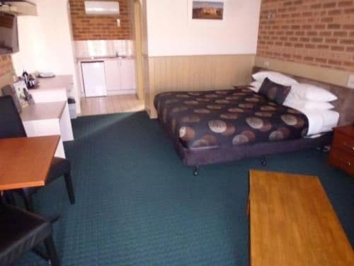 Deluxe Queen Room
