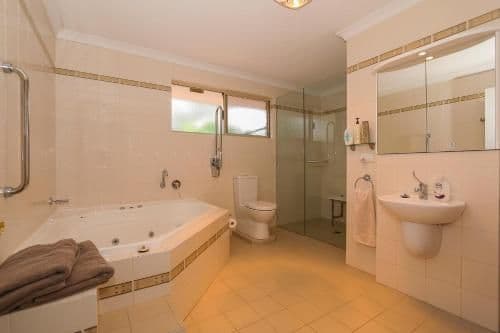 Luxury Suite with Spa Bath