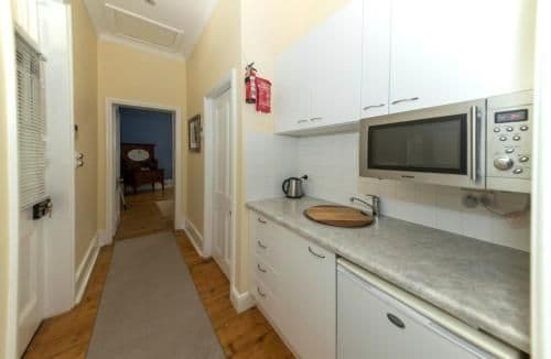 Deluxe Queen Suite with Indoor Spa
