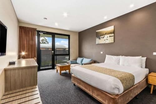 Standard Queen Room