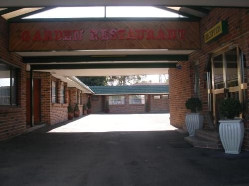 Mt Kuring-Gai Motel3