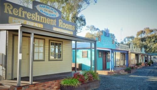 Pioneer Two-Bedroom Cottage with River View