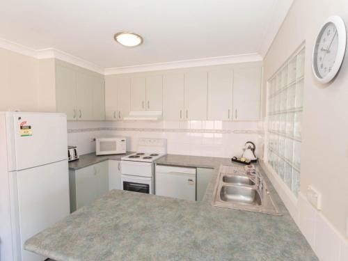Cobb & Co 3/39 Cobbon Crescent4