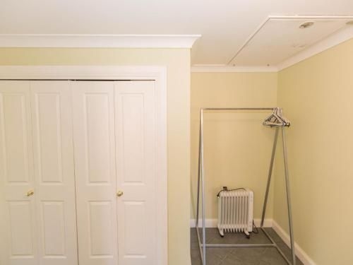 Cobb & Co 3/39 Cobbon Crescent3