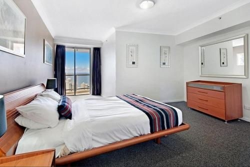 Chevron Renaissance | High Floor Ocean View Apartments by Gold Coast Holidays2