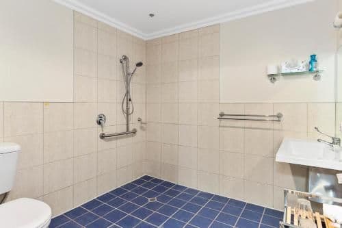 Studio Apartment with Queen Bed
