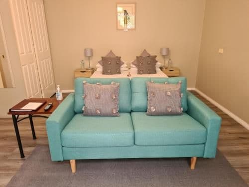 Studio Apartment with Queen Bed