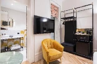 Room #382265924